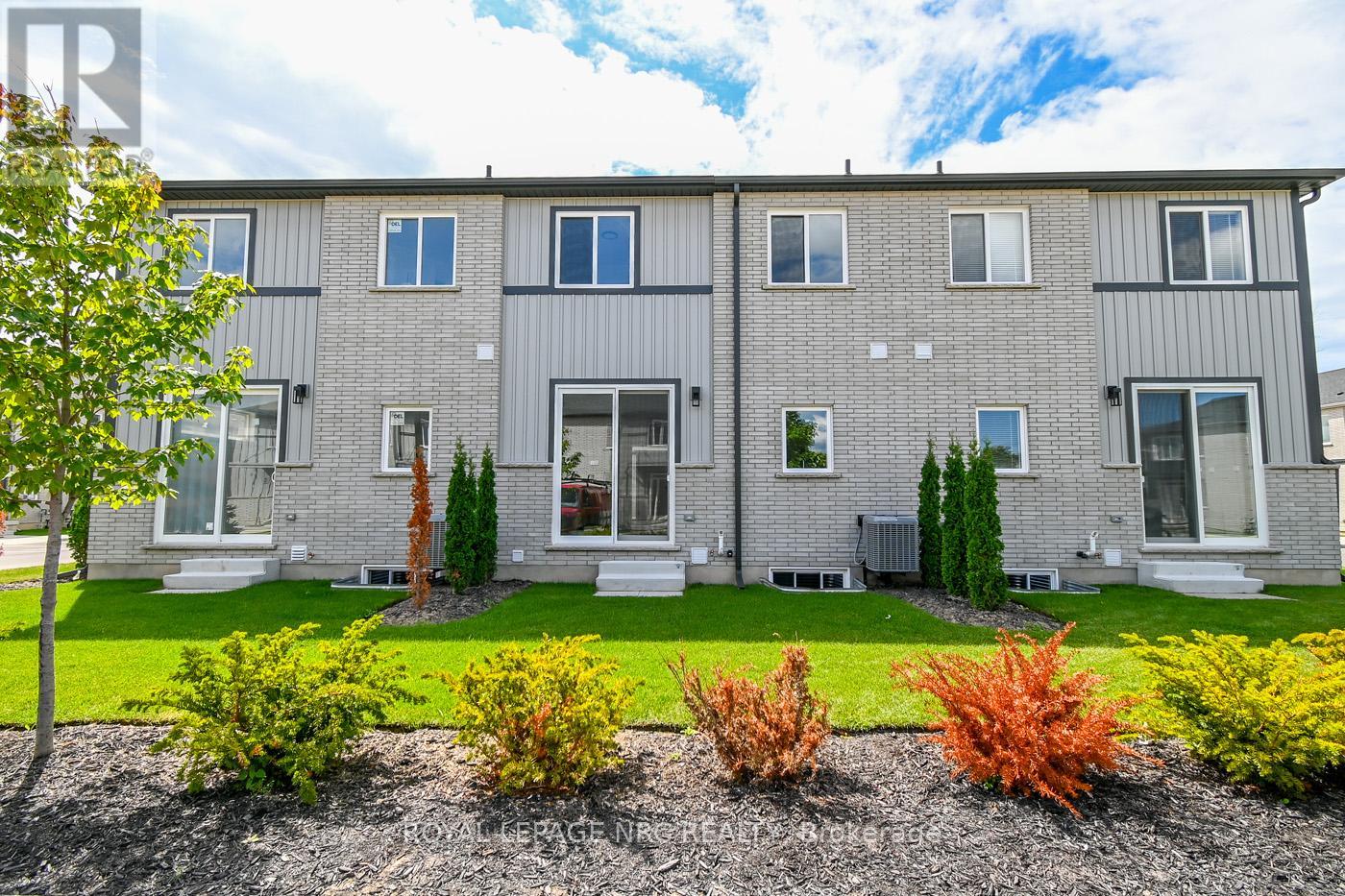 15 - 121a Moffatt Street, St. Catharines, Ontario  L2P 0G4 - Photo 36 - X12452270