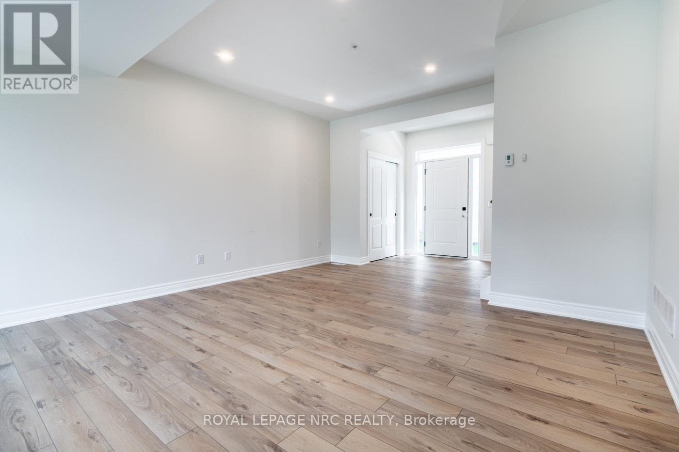 15 - 121a Moffatt Street, St. Catharines, Ontario  L2P 0G4 - Photo 6 - X12452270