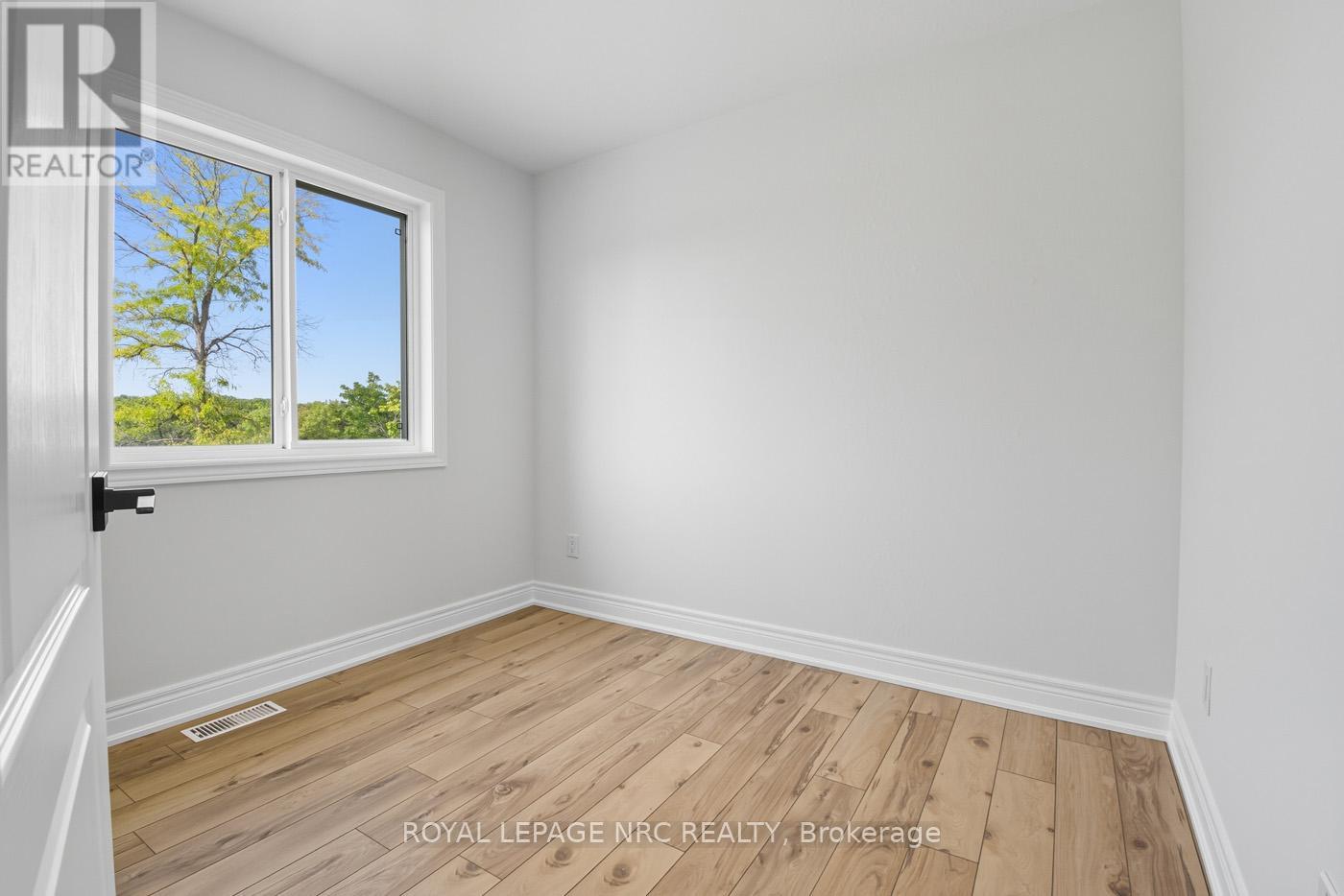 13 - 121a Moffatt Street, St. Catharines (Oakdale), Ontario  L2P 0G4 - Photo 18 - X12452271