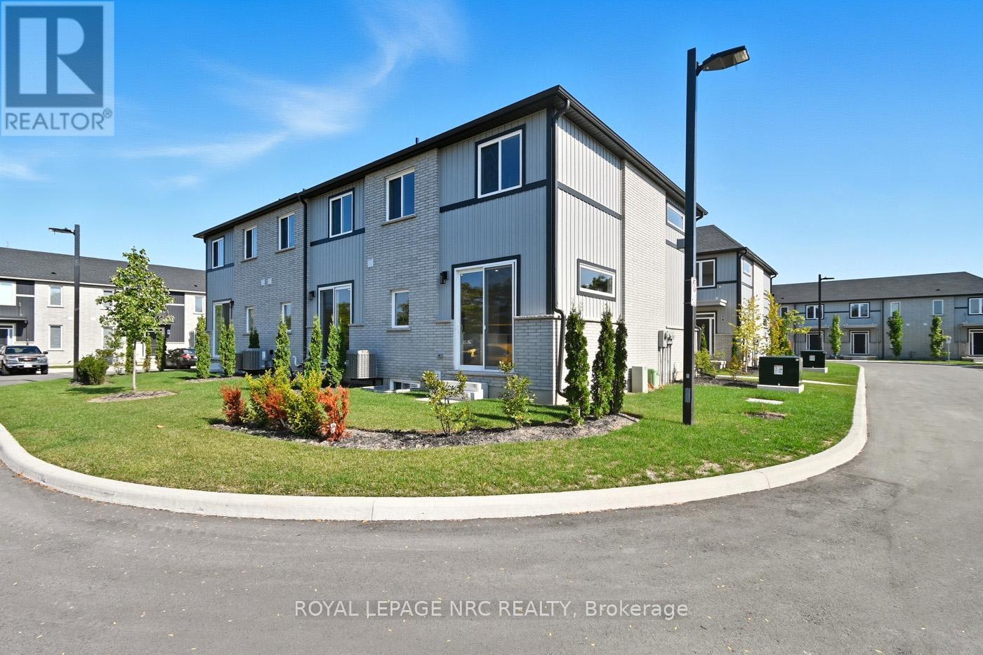 13 - 121a Moffatt Street, St. Catharines (Oakdale), Ontario  L2P 0G4 - Photo 31 - X12452271