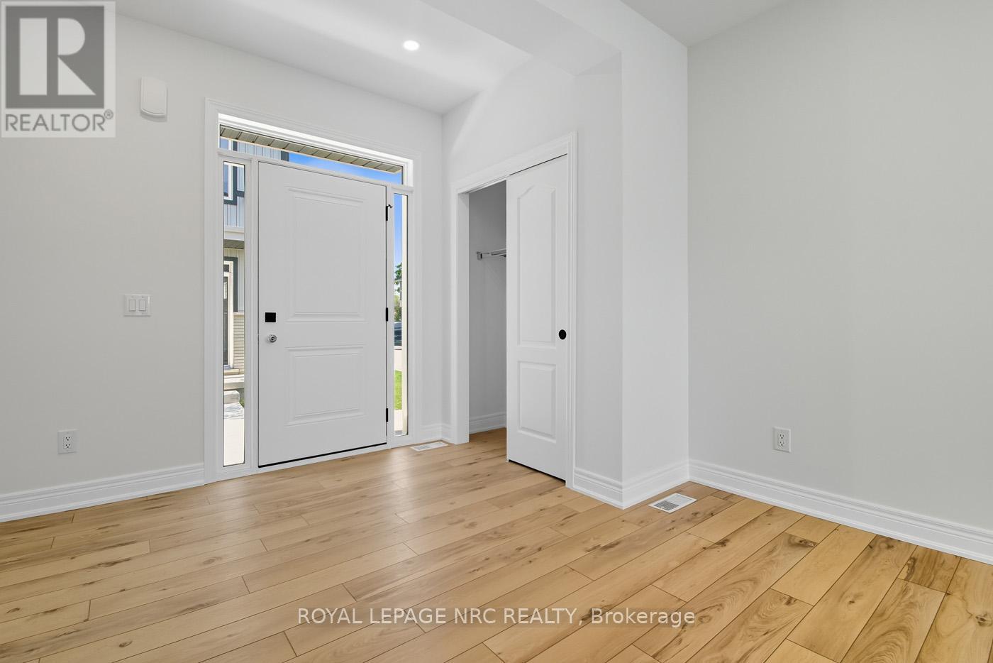 13 - 121a Moffatt Street, St. Catharines (Oakdale), Ontario  L2P 0G4 - Photo 4 - X12452271