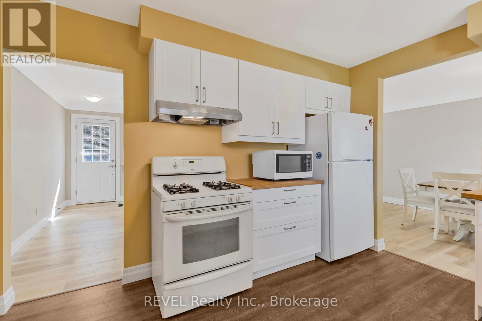 908 Cedar Street, Haldimand (Dunnville), Ontario  N1A 2K3 - Photo 14 - X12452510