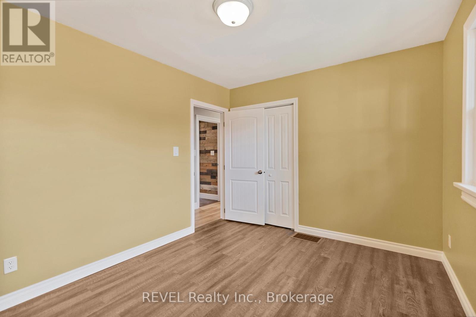 908 Cedar Street, Haldimand (Dunnville), Ontario  N1A 2K3 - Photo 22 - X12452510