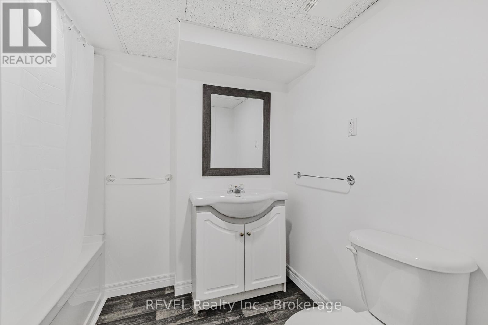 908 Cedar Street, Haldimand (Dunnville), Ontario  N1A 2K3 - Photo 32 - X12452510