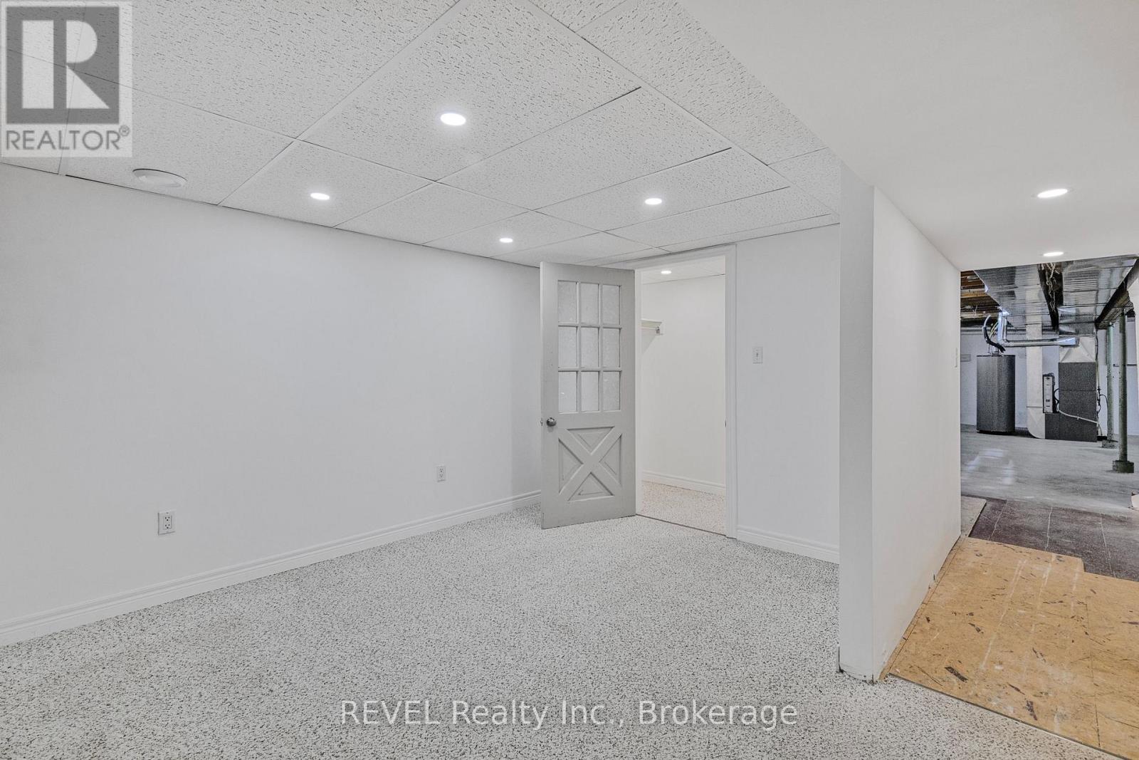 908 Cedar Street, Haldimand (Dunnville), Ontario  N1A 2K3 - Photo 34 - X12452510