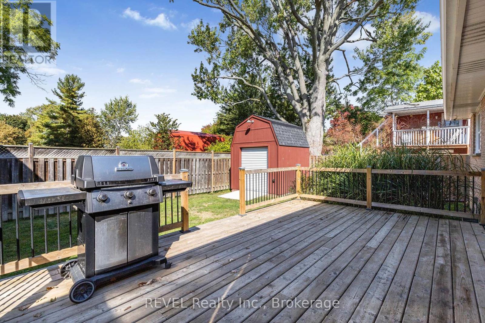 908 Cedar Street, Haldimand (Dunnville), Ontario  N1A 2K3 - Photo 37 - X12452510