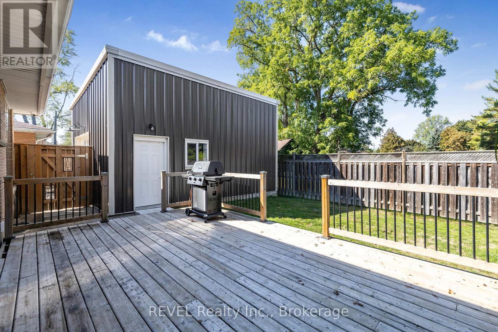 908 Cedar Street, Haldimand (Dunnville), Ontario  N1A 2K3 - Photo 38 - X12452510