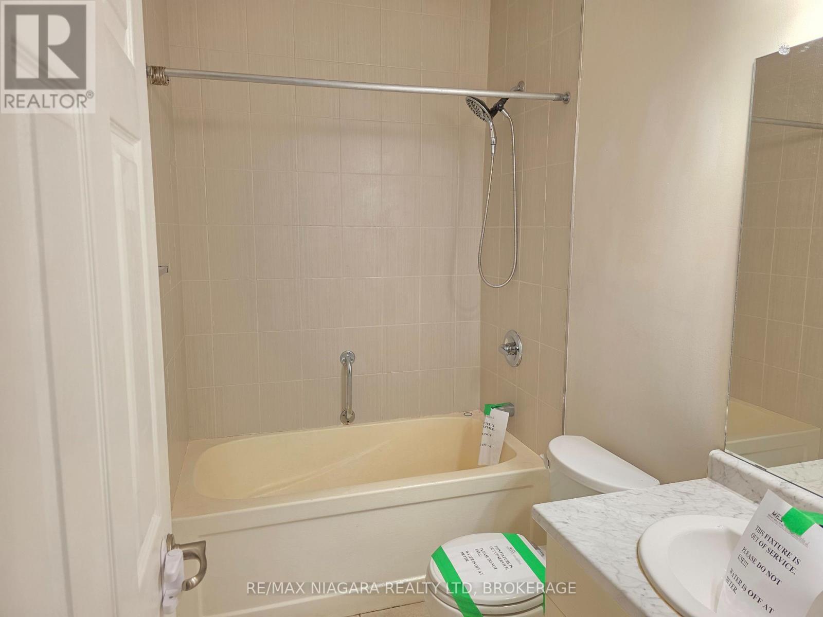 24 Ellis Avenue, St. Catharines (Oakdale), Ontario  L2P 0E6 - Photo 16 - X12452512