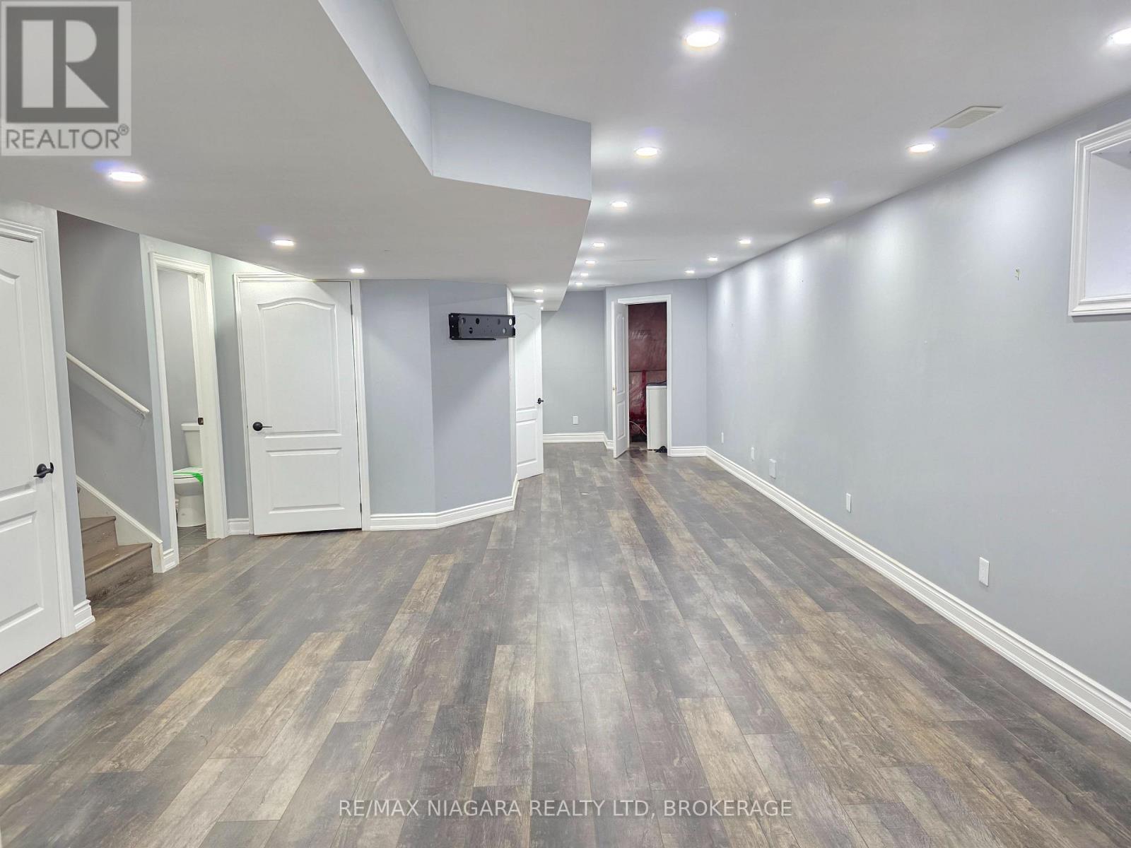 24 Ellis Avenue, St. Catharines (Oakdale), Ontario  L2P 0E6 - Photo 19 - X12452512