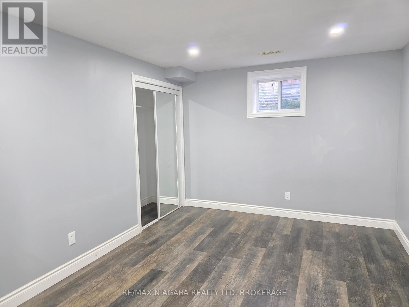 24 Ellis Avenue, St. Catharines (Oakdale), Ontario  L2P 0E6 - Photo 22 - X12452512