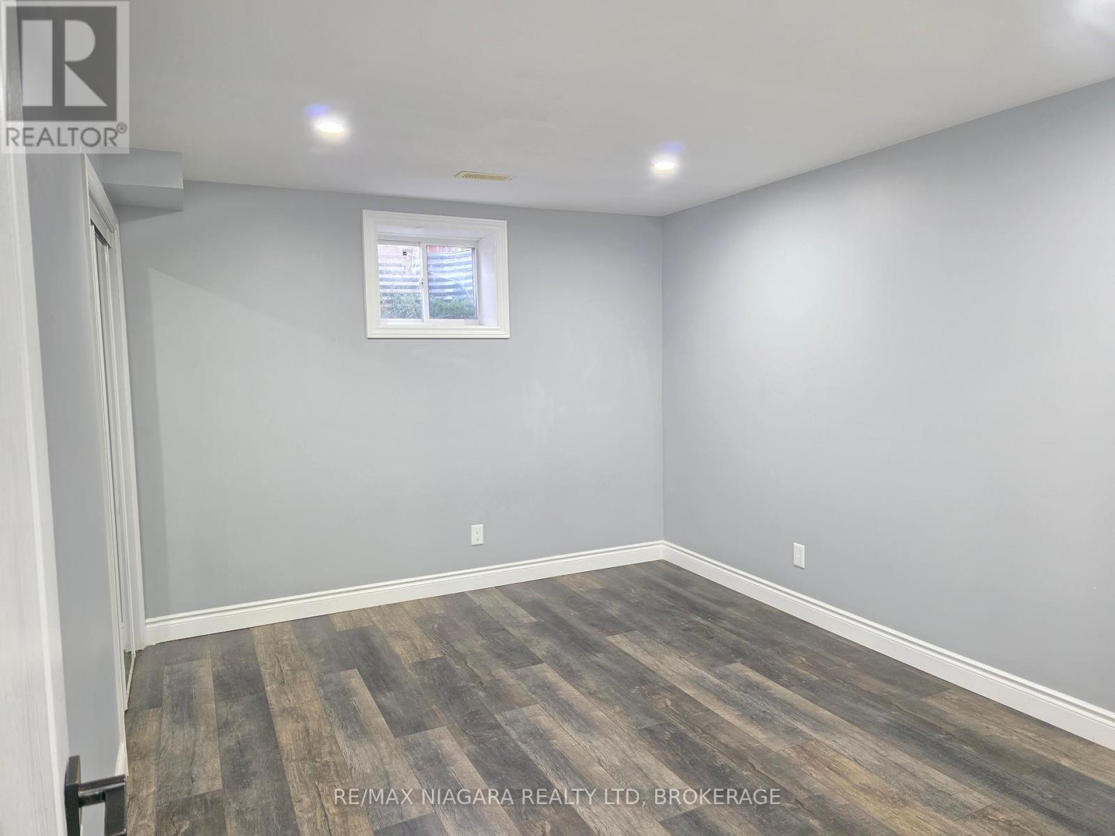 24 Ellis Avenue, St. Catharines (Oakdale), Ontario  L2P 0E6 - Photo 23 - X12452512