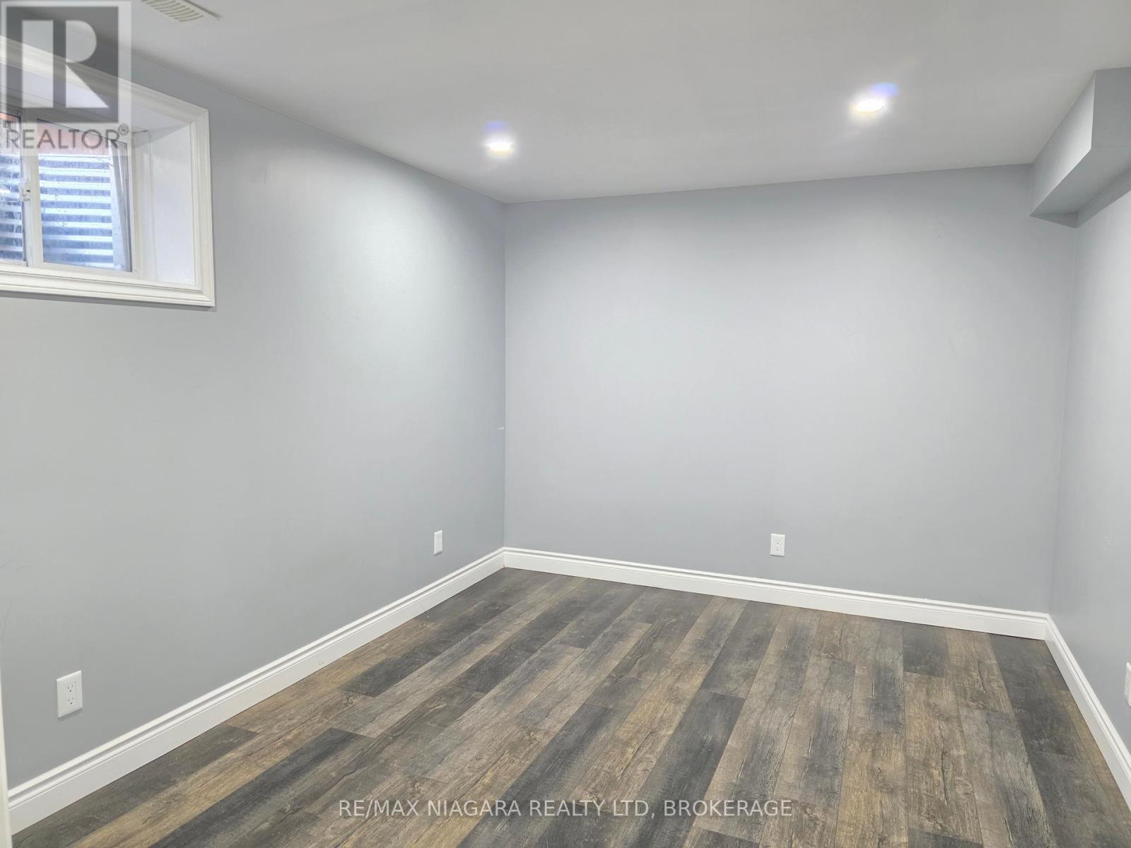 24 Ellis Avenue, St. Catharines (Oakdale), Ontario  L2P 0E6 - Photo 25 - X12452512