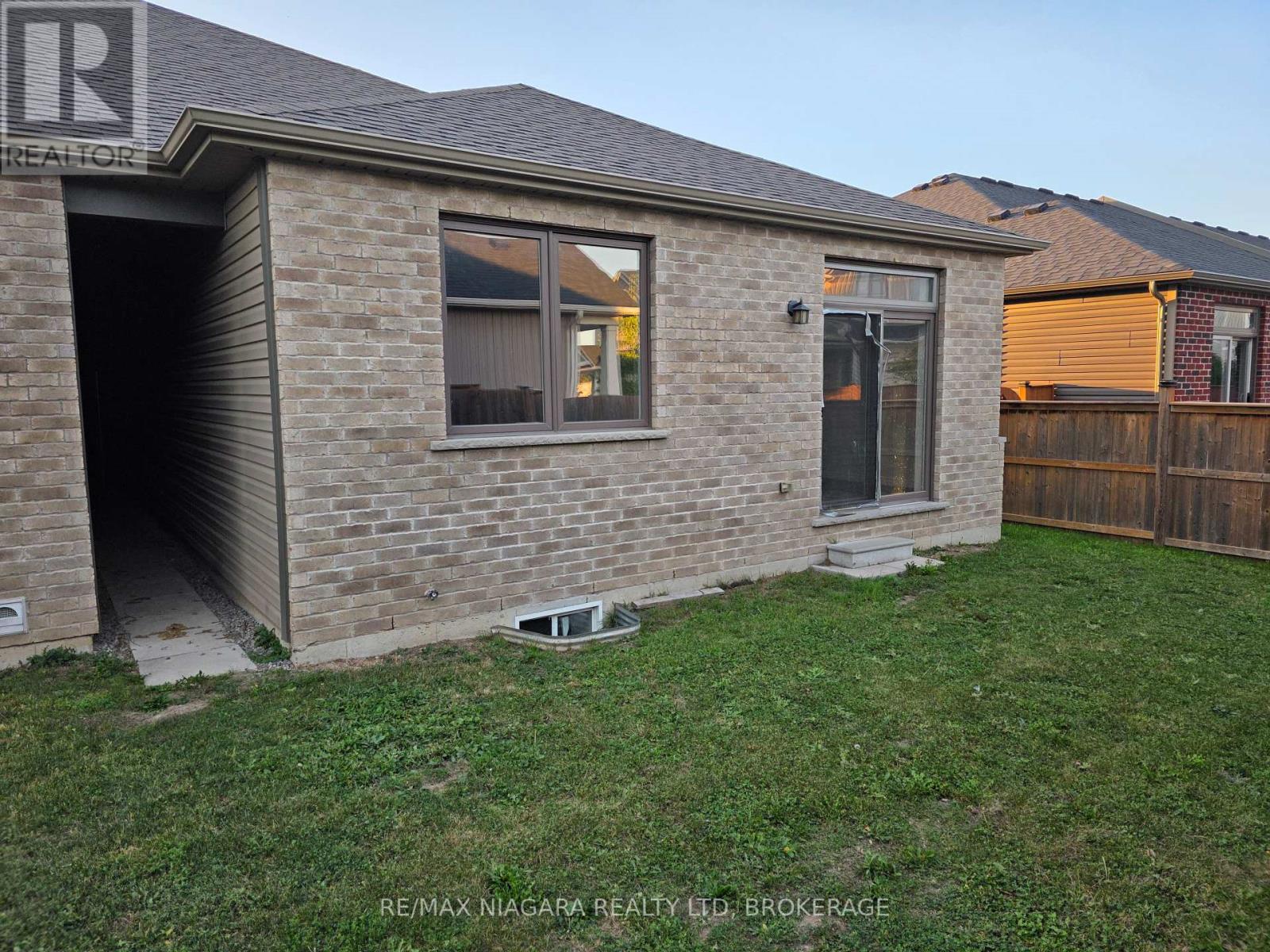 24 Ellis Avenue, St. Catharines (Oakdale), Ontario  L2P 0E6 - Photo 29 - X12452512