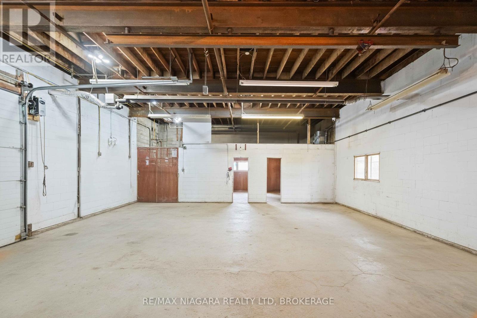 155 - 157 Cushman Road, St. Catharines (Cushman/industrial), Ontario  L2M 6T4 - Photo 3 - X12452551