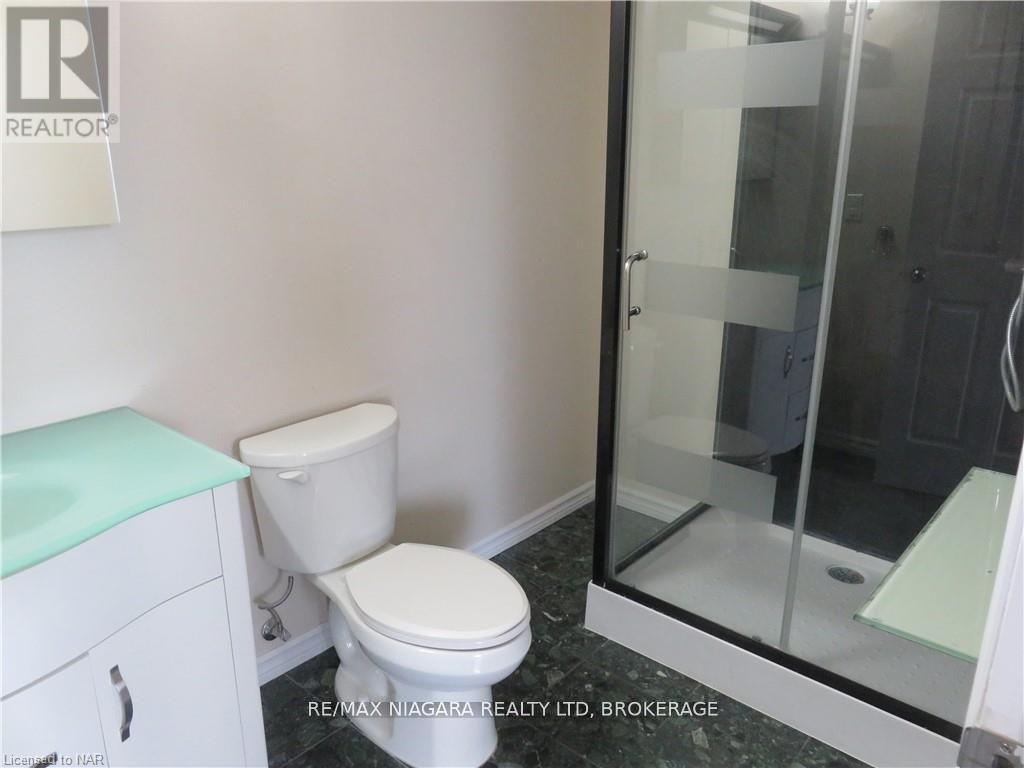 203 - 58 Jarvis Street, Fort Erie (Central), Ontario  L2A 2S4 - Photo 3 - X12452566