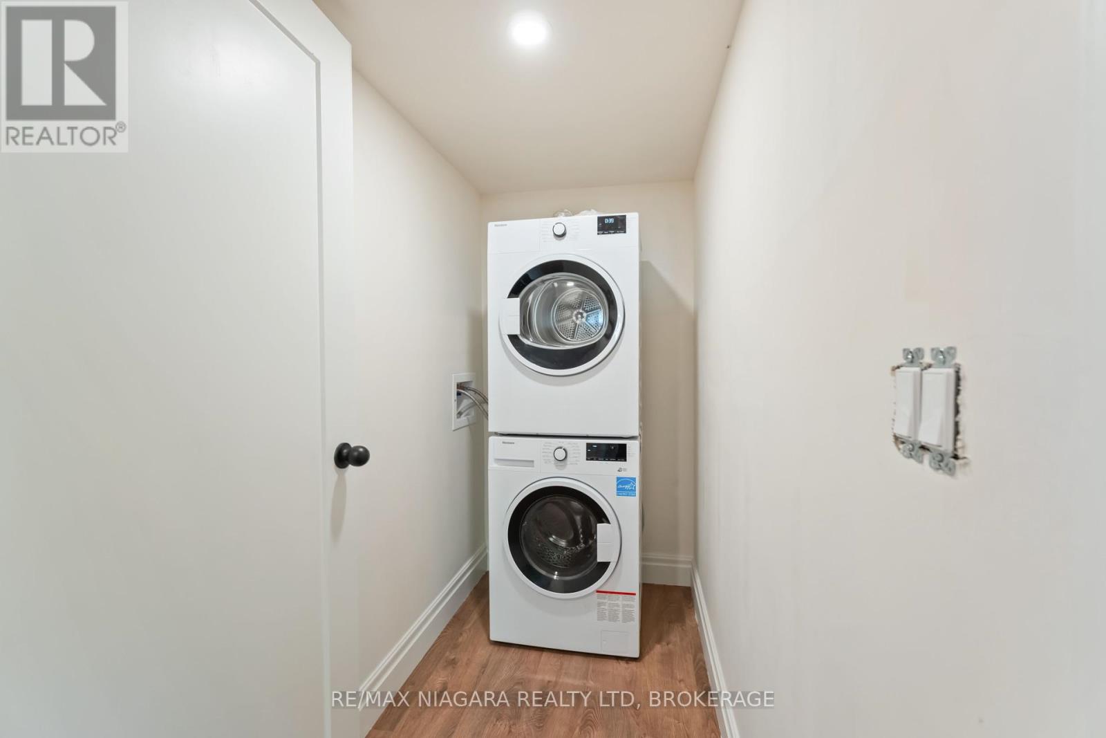 89 Bayview Drive, St. Catharines (Port Dalhousie), Ontario  L2N 4Z2 - Photo 16 - X12452631