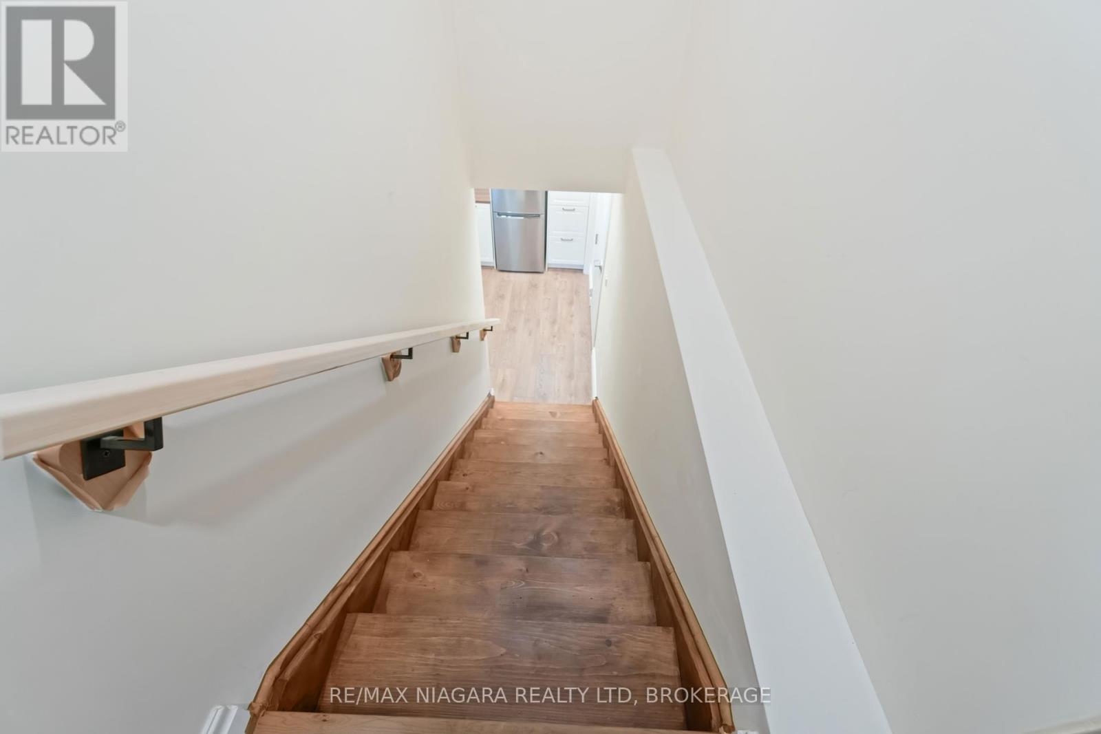 89 Bayview Drive, St. Catharines (Port Dalhousie), Ontario  L2N 4Z2 - Photo 4 - X12452631