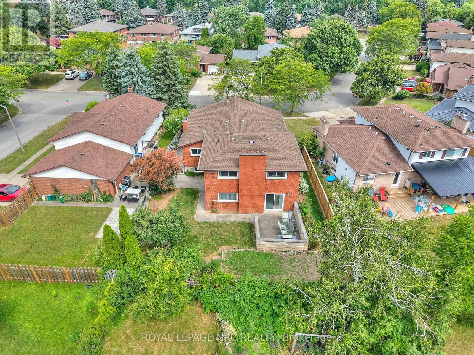 27 Orlando Drive, St. Catharines (Lakeport), Ontario  L2N 6V5 - Photo 17 - X12452774