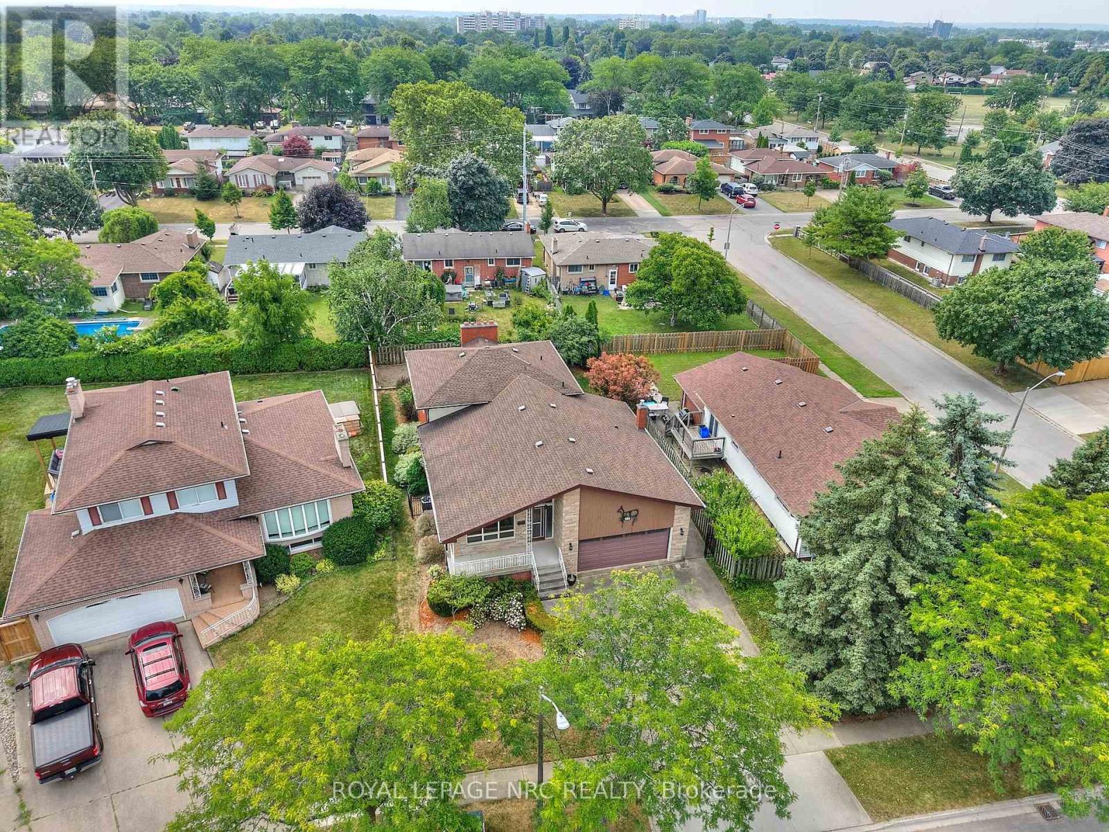 27 Orlando Drive, St. Catharines (Lakeport), Ontario  L2N 6V5 - Photo 18 - X12452774