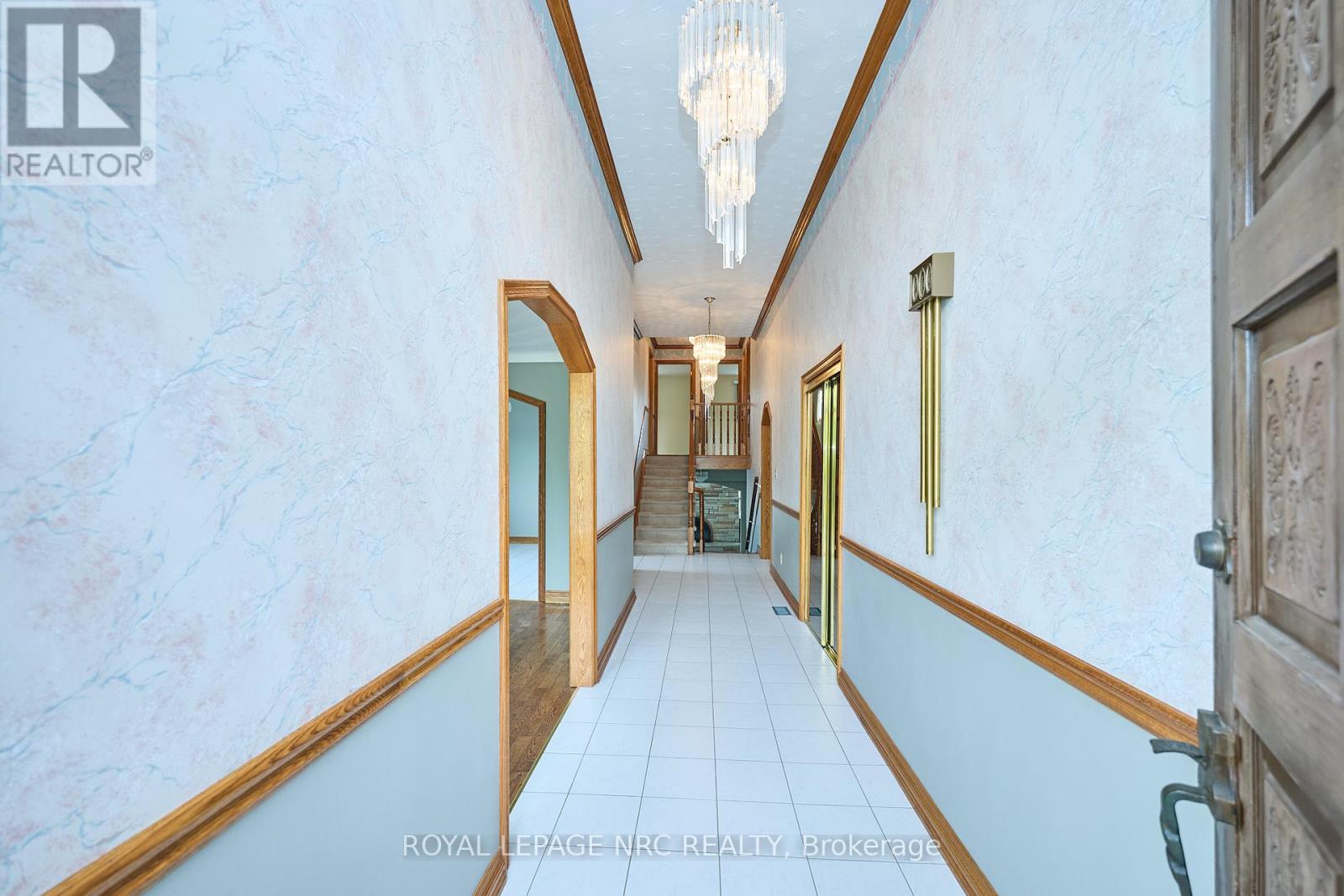 27 Orlando Drive, St. Catharines (Lakeport), Ontario  L2N 6V5 - Photo 2 - X12452774