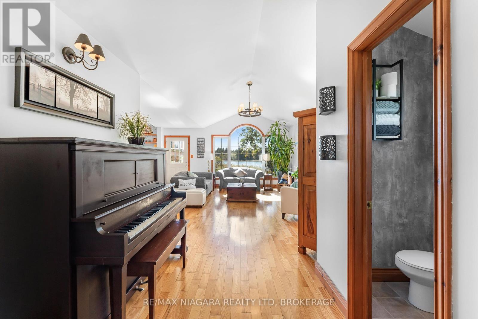 29 Marlatts Road, Thorold (Thorold Downtown), Ontario  L2V 1M9 - Photo 19 - X12452873