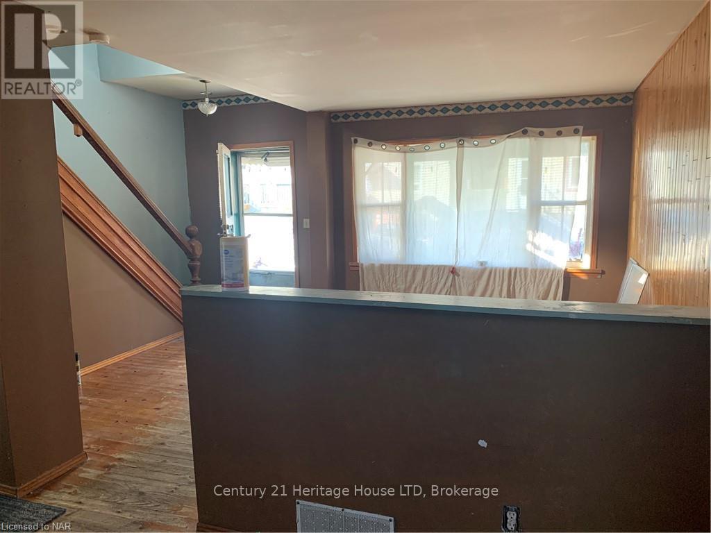 4624 Jepson Street, Niagara Falls (Downtown), Ontario  L2E 1J4 - Photo 12 - X12452894
