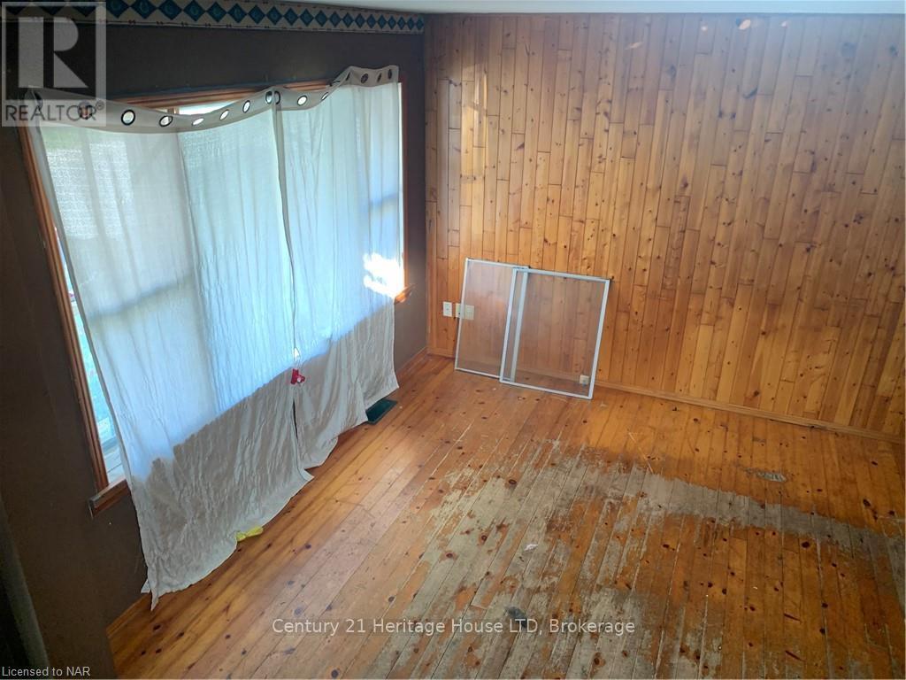 4624 Jepson Street, Niagara Falls (Downtown), Ontario  L2E 1J4 - Photo 15 - X12452894