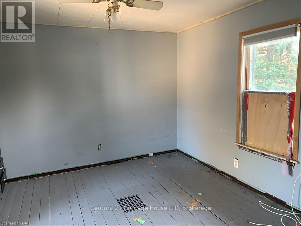 4624 Jepson Street, Niagara Falls (Downtown), Ontario  L2E 1J4 - Photo 21 - X12452894