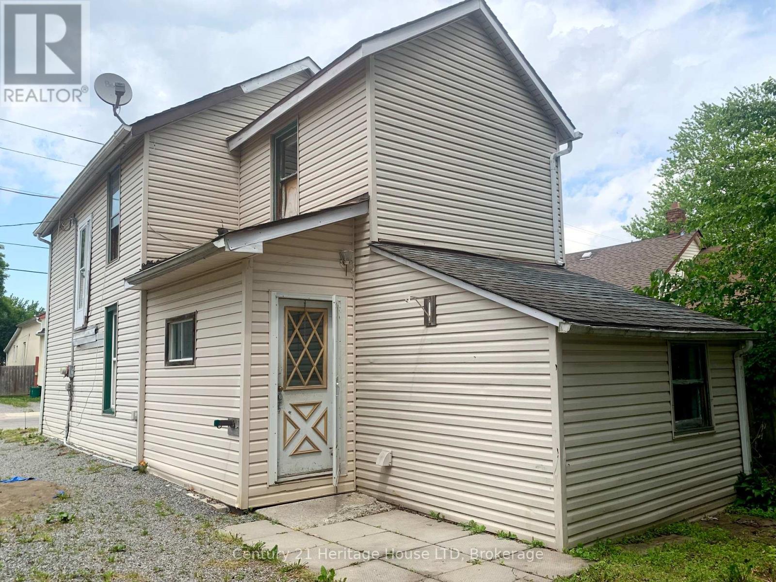 4624 Jepson Street, Niagara Falls (Downtown), Ontario  L2E 1J4 - Photo 4 - X12452894