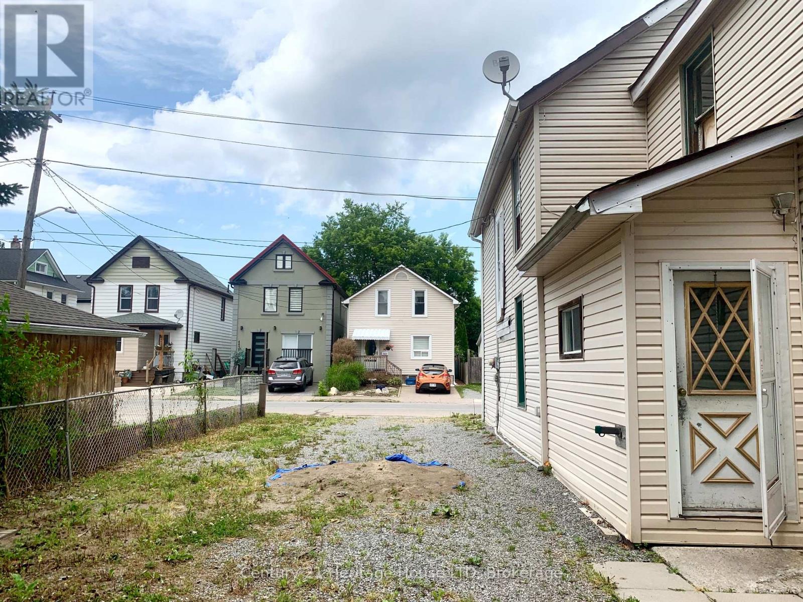 4624 Jepson Street, Niagara Falls (Downtown), Ontario  L2E 1J4 - Photo 5 - X12452894
