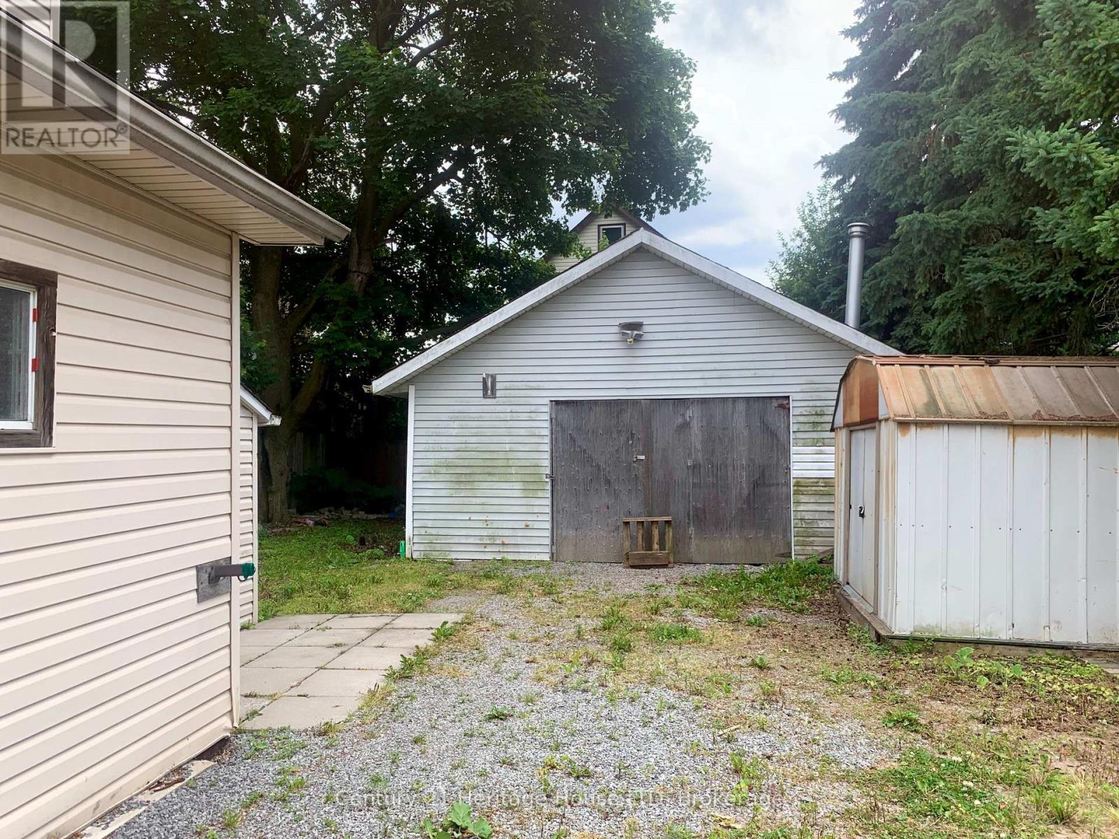 4624 Jepson Street, Niagara Falls (Downtown), Ontario  L2E 1J4 - Photo 7 - X12452894
