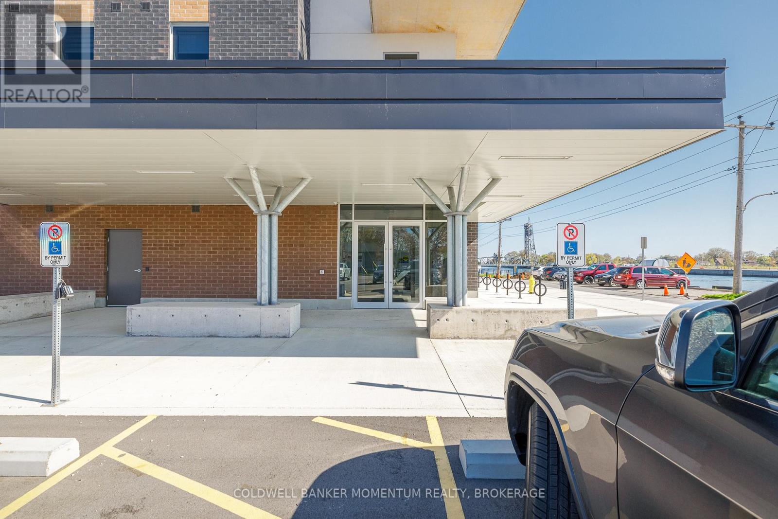 403 - 118 West Street, Port Colborne (Sugarloaf), Ontario  L3K 4C9 - Photo 6 - X12453004
