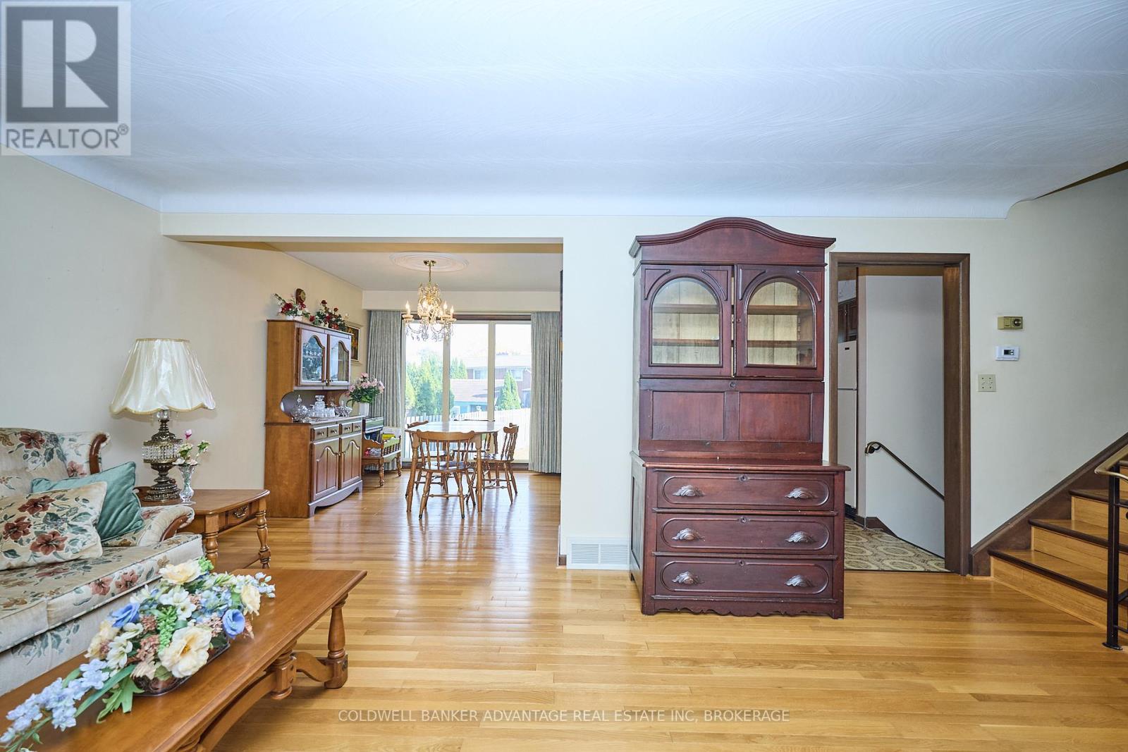 47 Sherwood Forrest Trail, Welland (N. Welland), Ontario  L3C 5X7 - Photo 6 - X12453119