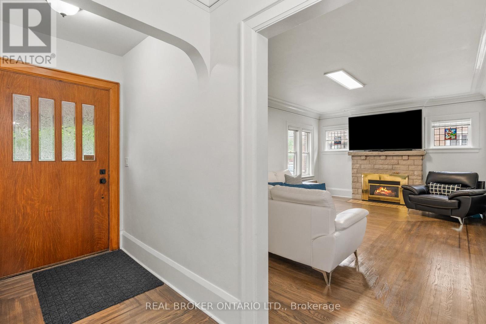122 Dorothy Street, Welland (Welland Downtown), Ontario  L3B 3V9 - Photo 5 - X12453229