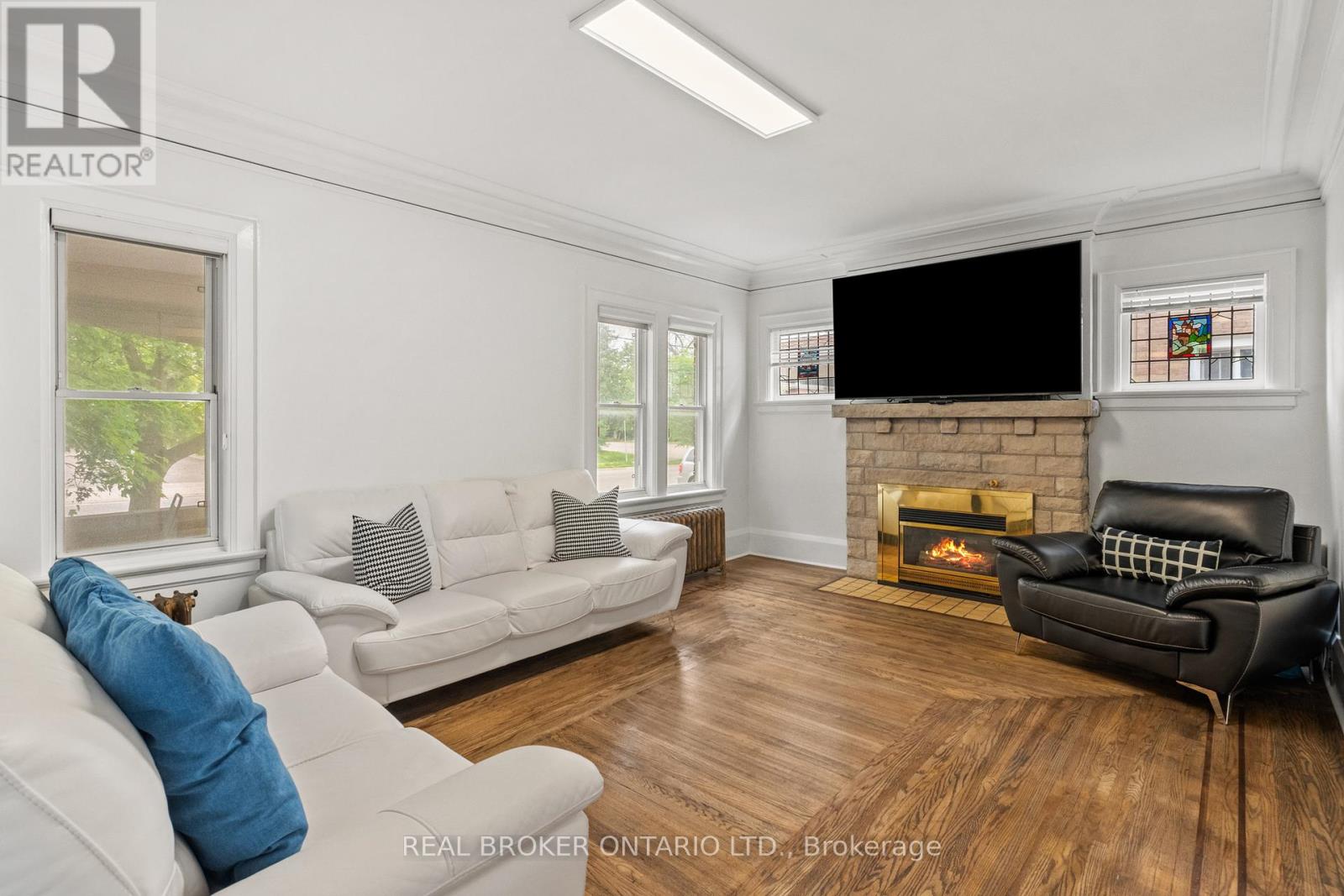 122 Dorothy Street, Welland (Welland Downtown), Ontario  L3B 3V9 - Photo 6 - X12453229