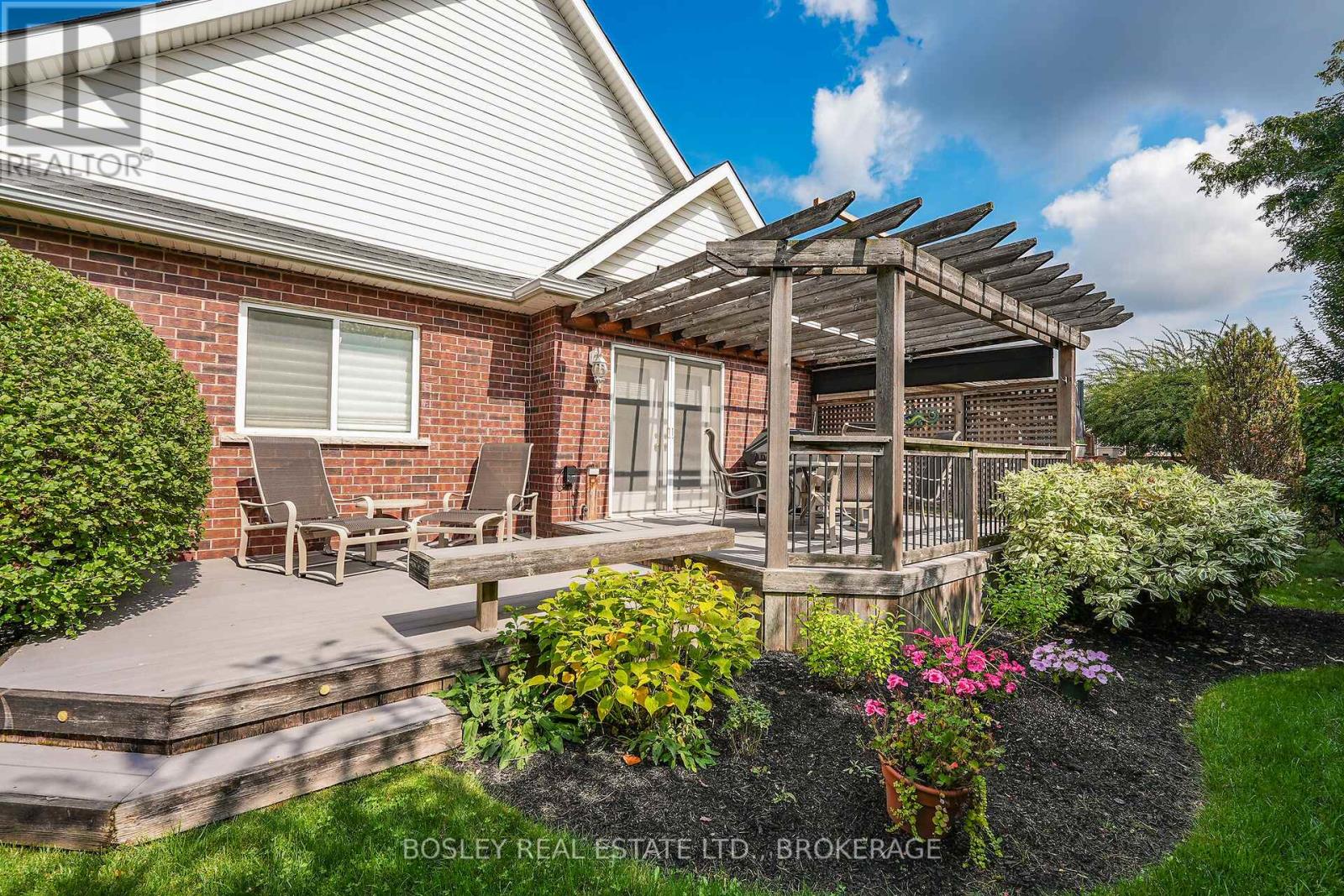 43 Loretta Drive, Niagara-On-The-Lake, Ontario  L0S 1T0 - Photo 14 - X12453542