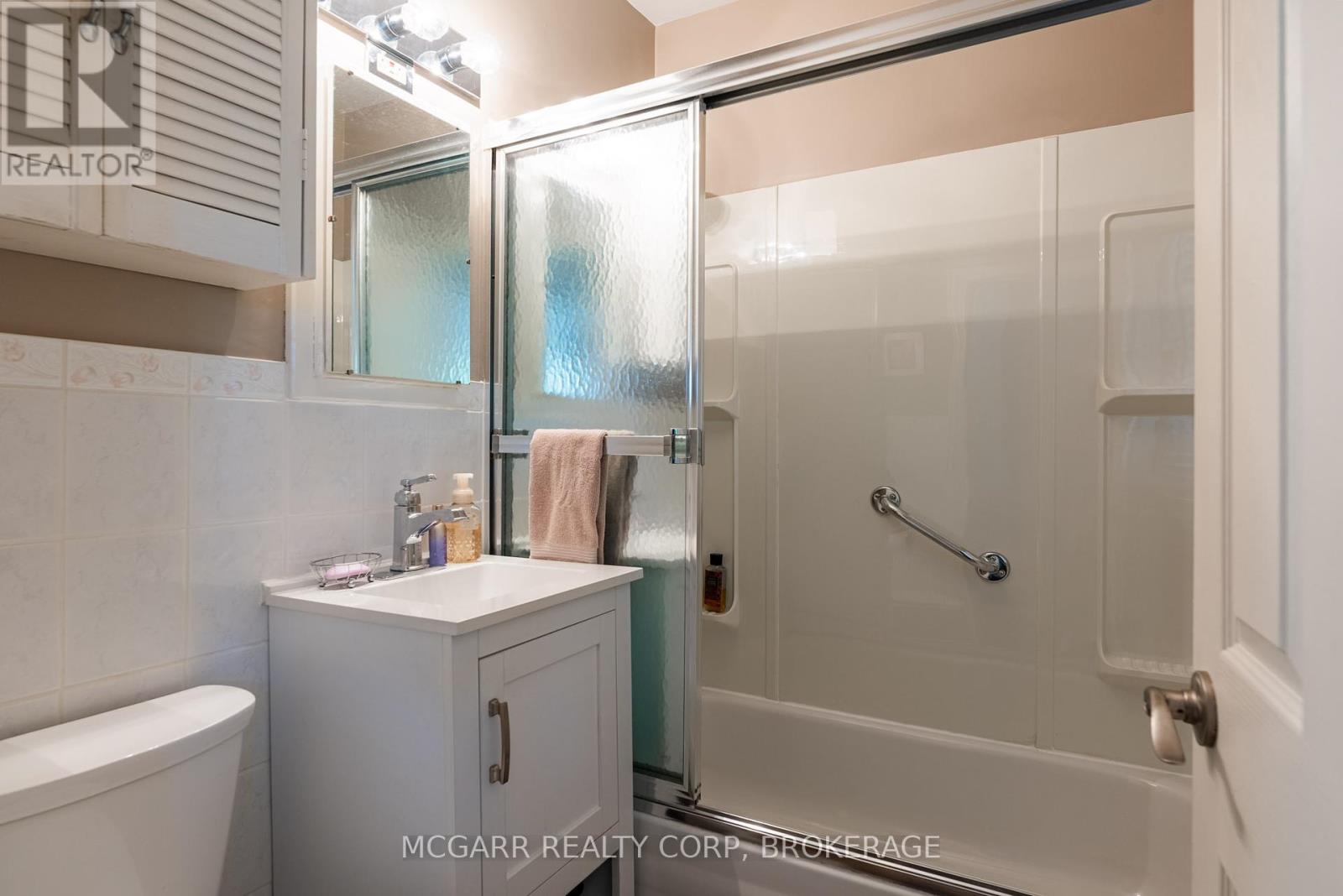 97 Else Street, St. Catharines (Vine/linwell), Ontario  L2N 2C4 - Photo 13 - X12454080