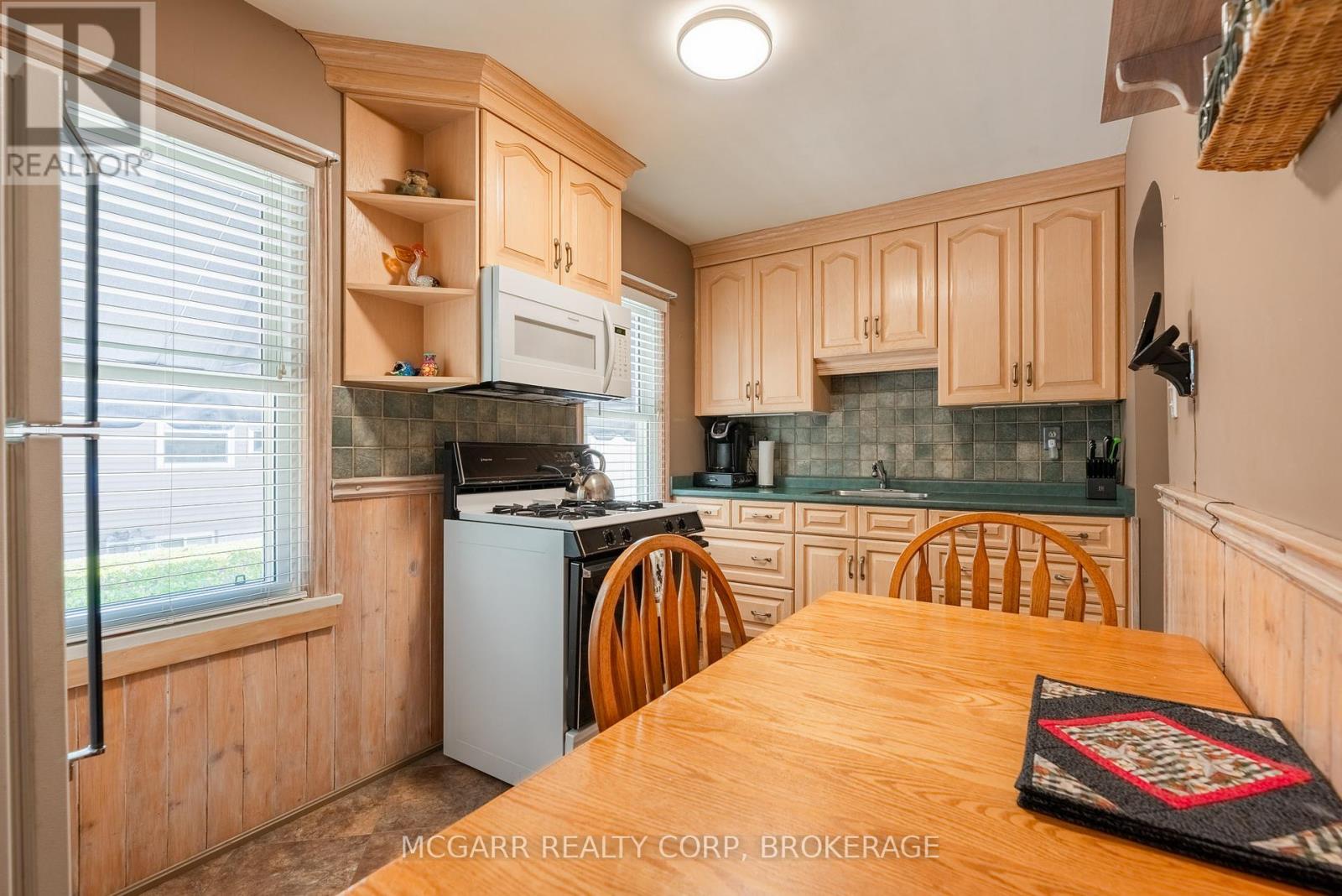 97 Else Street, St. Catharines (Vine/linwell), Ontario  L2N 2C4 - Photo 9 - X12454080