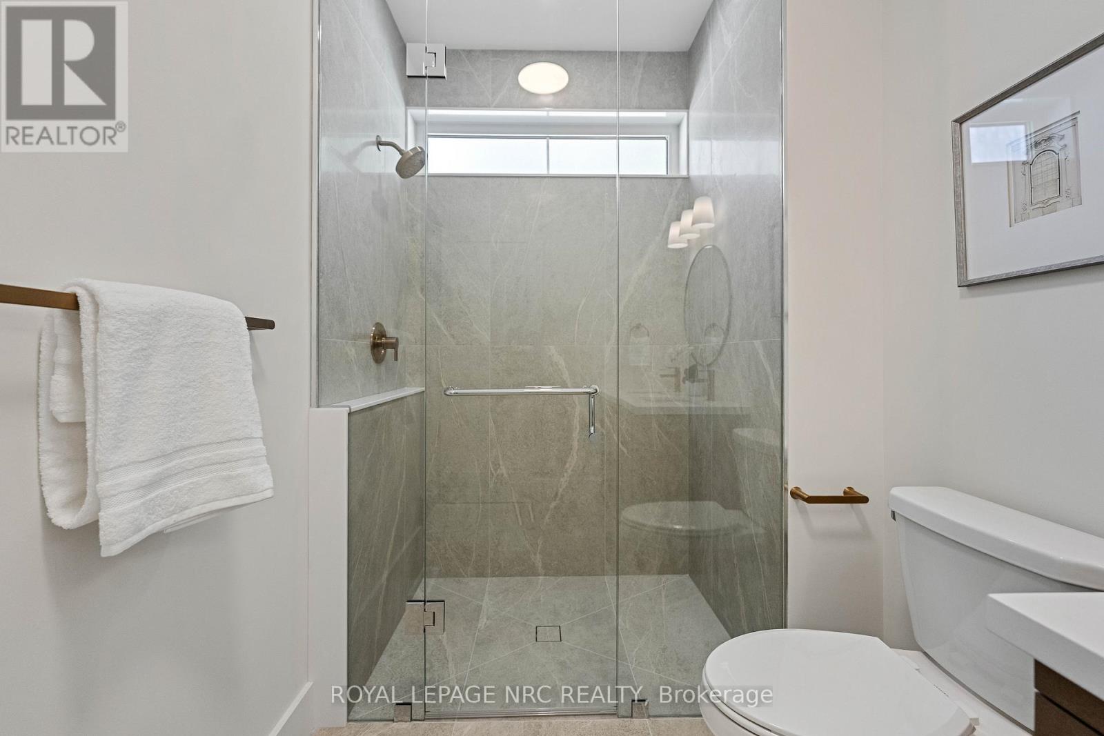 281 Elmwood Avenue, Fort Erie (Crystal Beach), Ontario  L0S 1B0 - Photo 23 - X12455695
