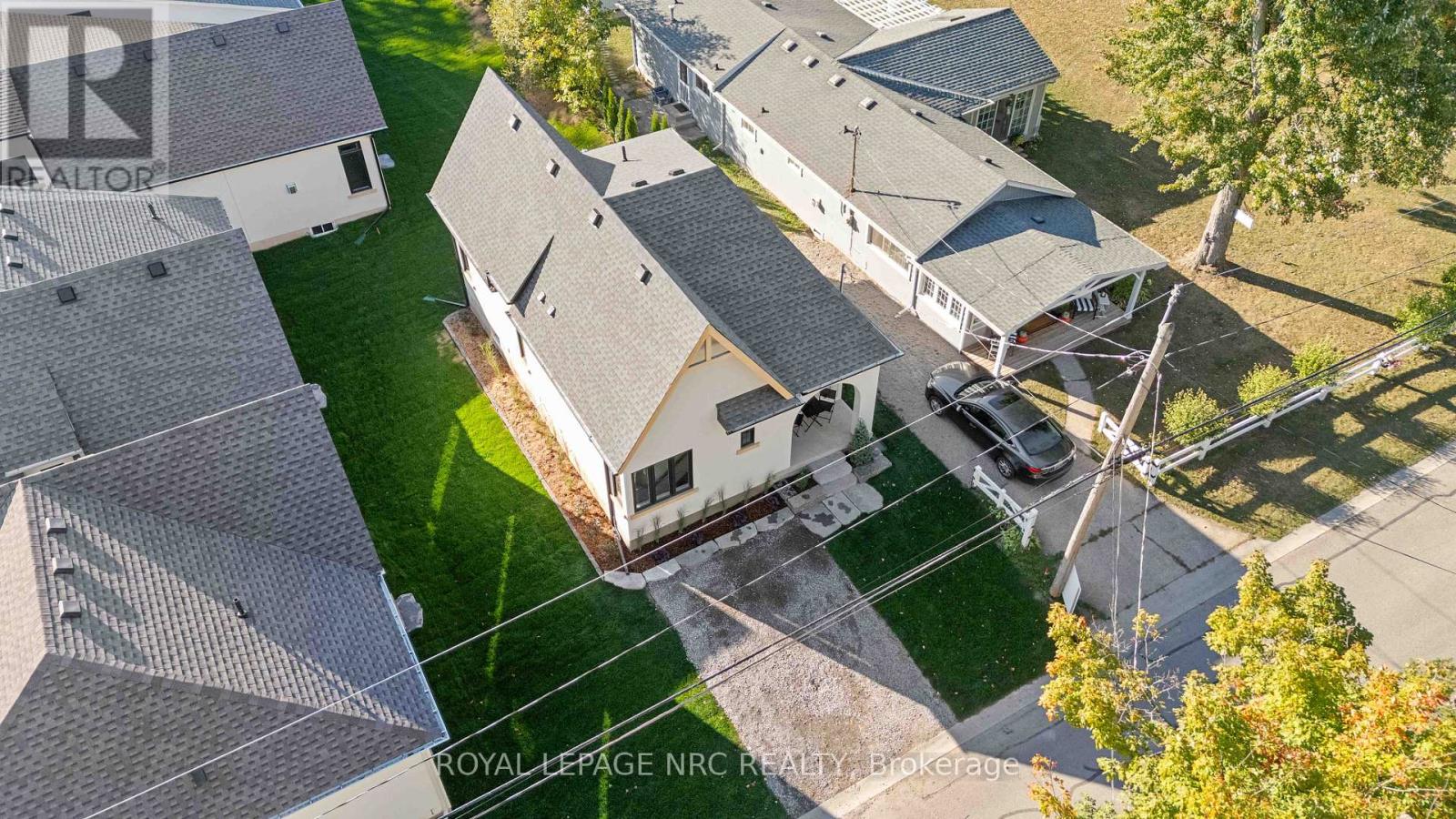 281 Elmwood Avenue, Fort Erie (Crystal Beach), Ontario  L0S 1B0 - Photo 3 - X12455695