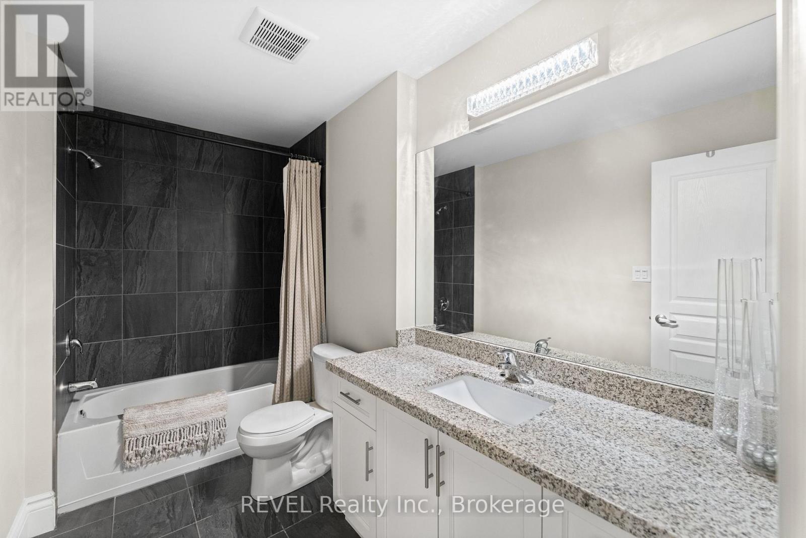 46 Philmori Boulevard, Pelham (Fonthill), Ontario  L0S 1E5 - Photo 19 - X12455754