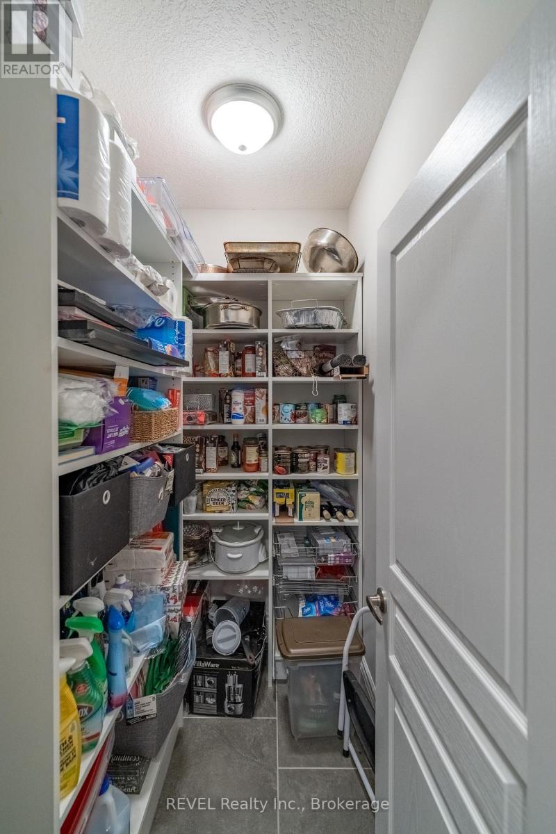 46 Philmori Boulevard, Pelham (Fonthill), Ontario  L0S 1E5 - Photo 42 - X12455754