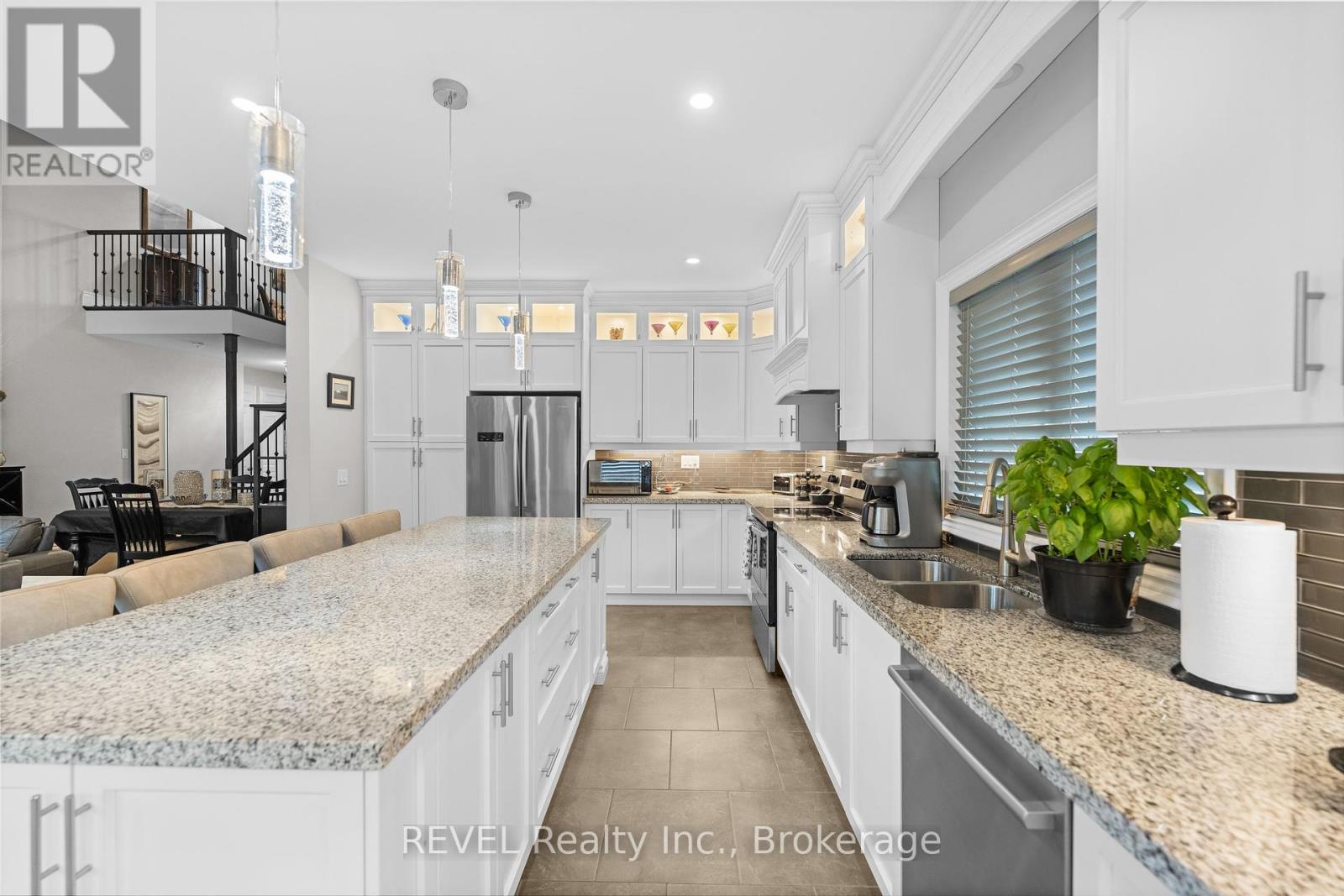 46 Philmori Boulevard, Pelham (Fonthill), Ontario  L0S 1E5 - Photo 7 - X12455754