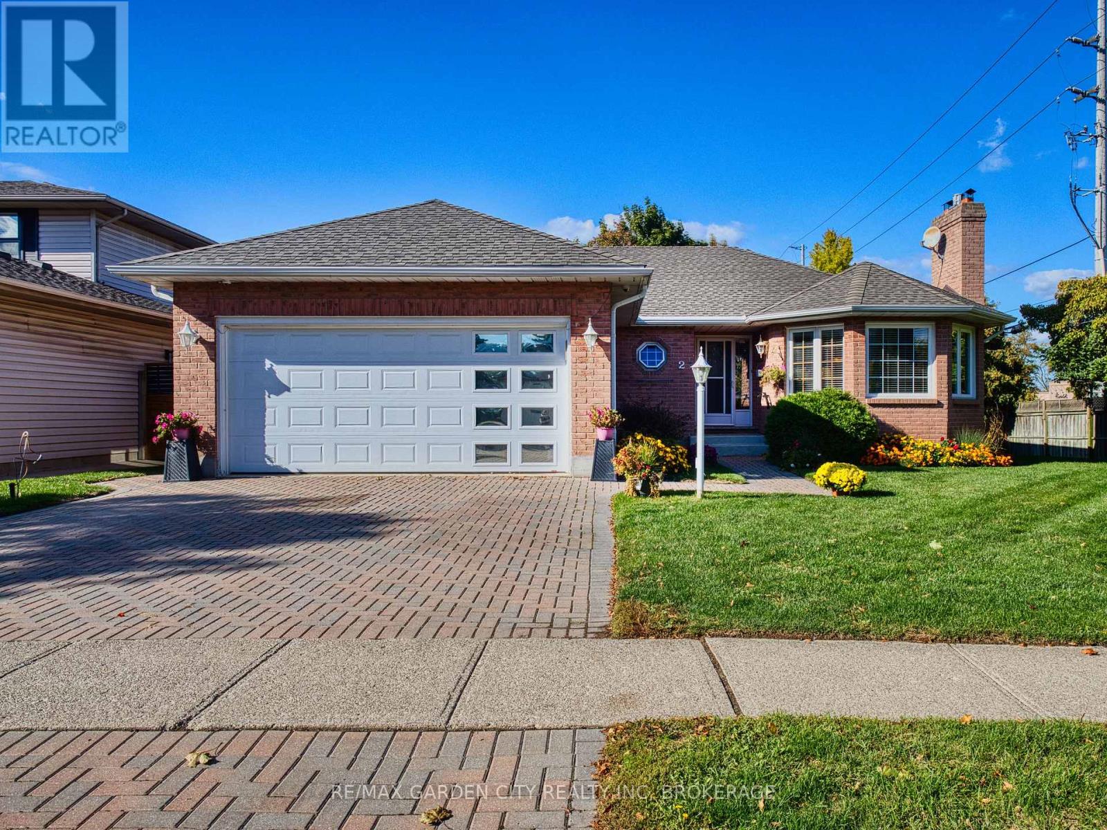 2 HARVEST OAK DRIVE, st. catharines (grapeview), Ontario