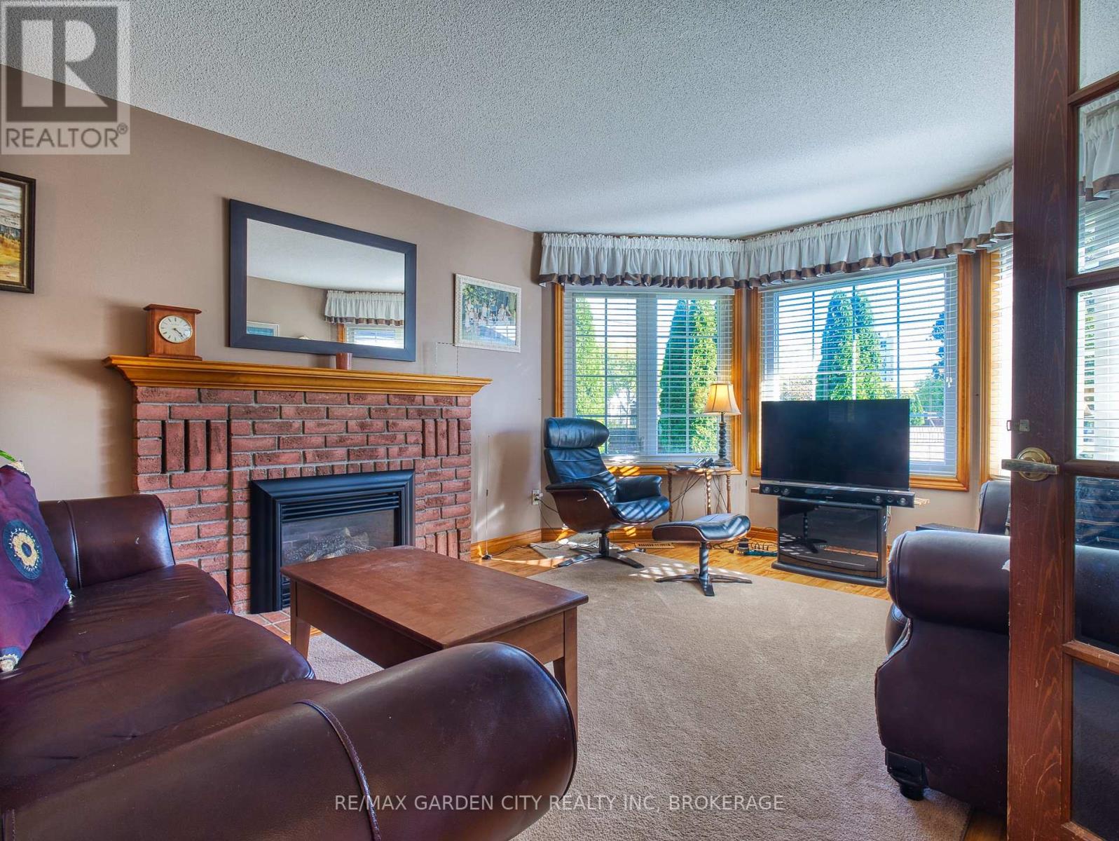 2 Harvest Oak Drive, St. Catharines (Grapeview), Ontario  L2S 3H4 - Photo 13 - X12455816