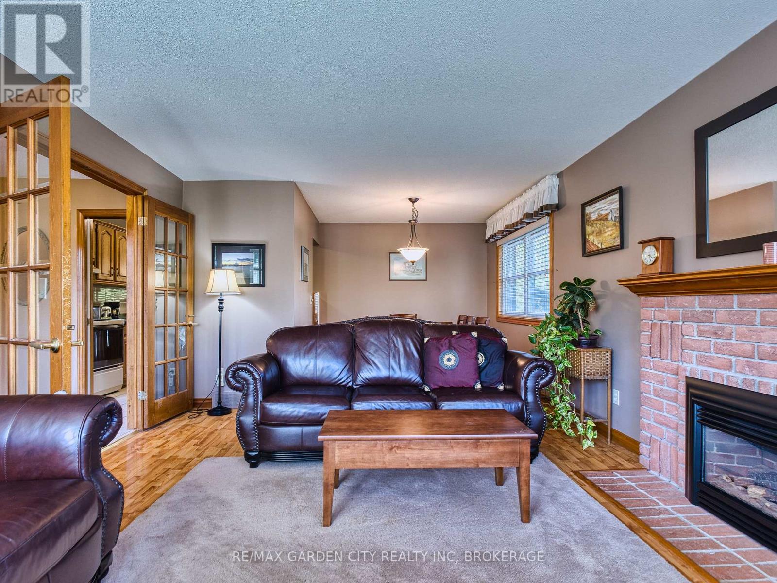 2 Harvest Oak Drive, St. Catharines (Grapeview), Ontario  L2S 3H4 - Photo 14 - X12455816