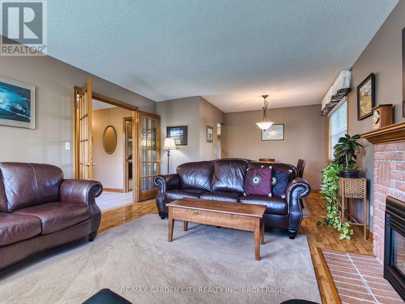 2 Harvest Oak Drive, St. Catharines (Grapeview), Ontario  L2S 3H4 - Photo 15 - X12455816