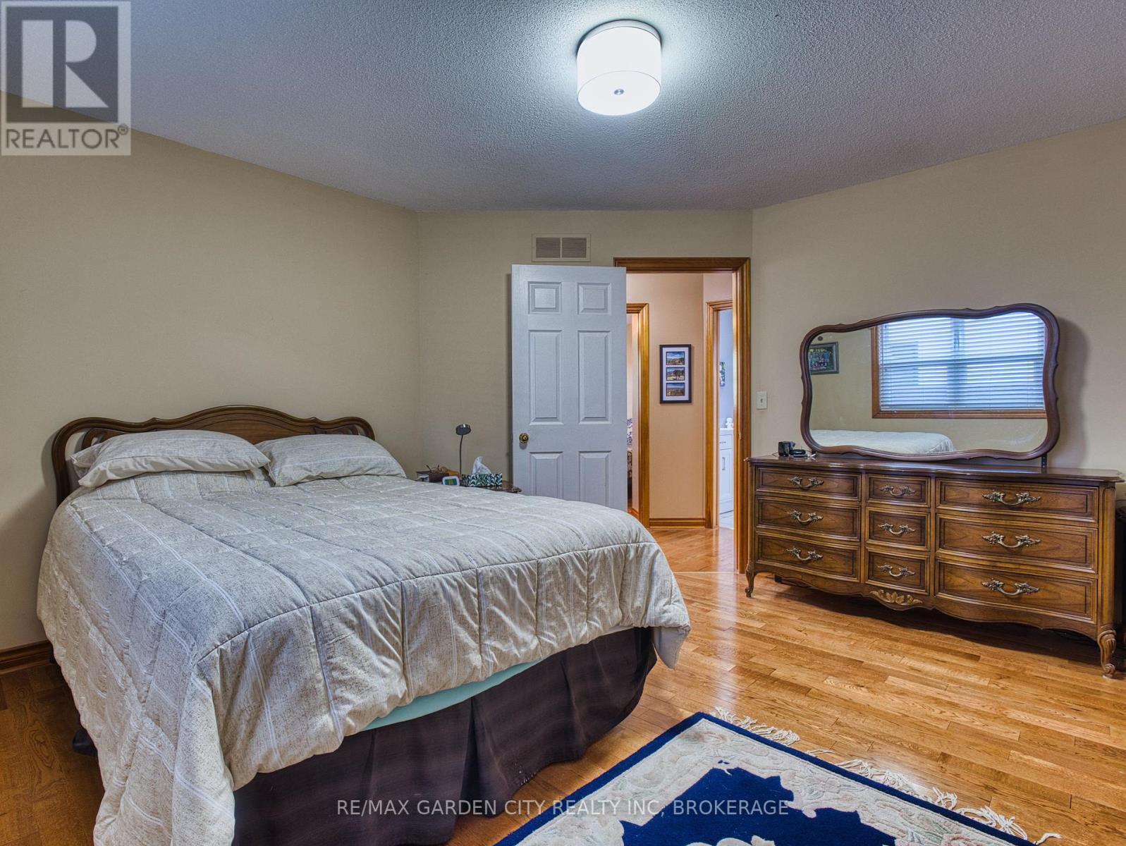 2 Harvest Oak Drive, St. Catharines (Grapeview), Ontario  L2S 3H4 - Photo 26 - X12455816