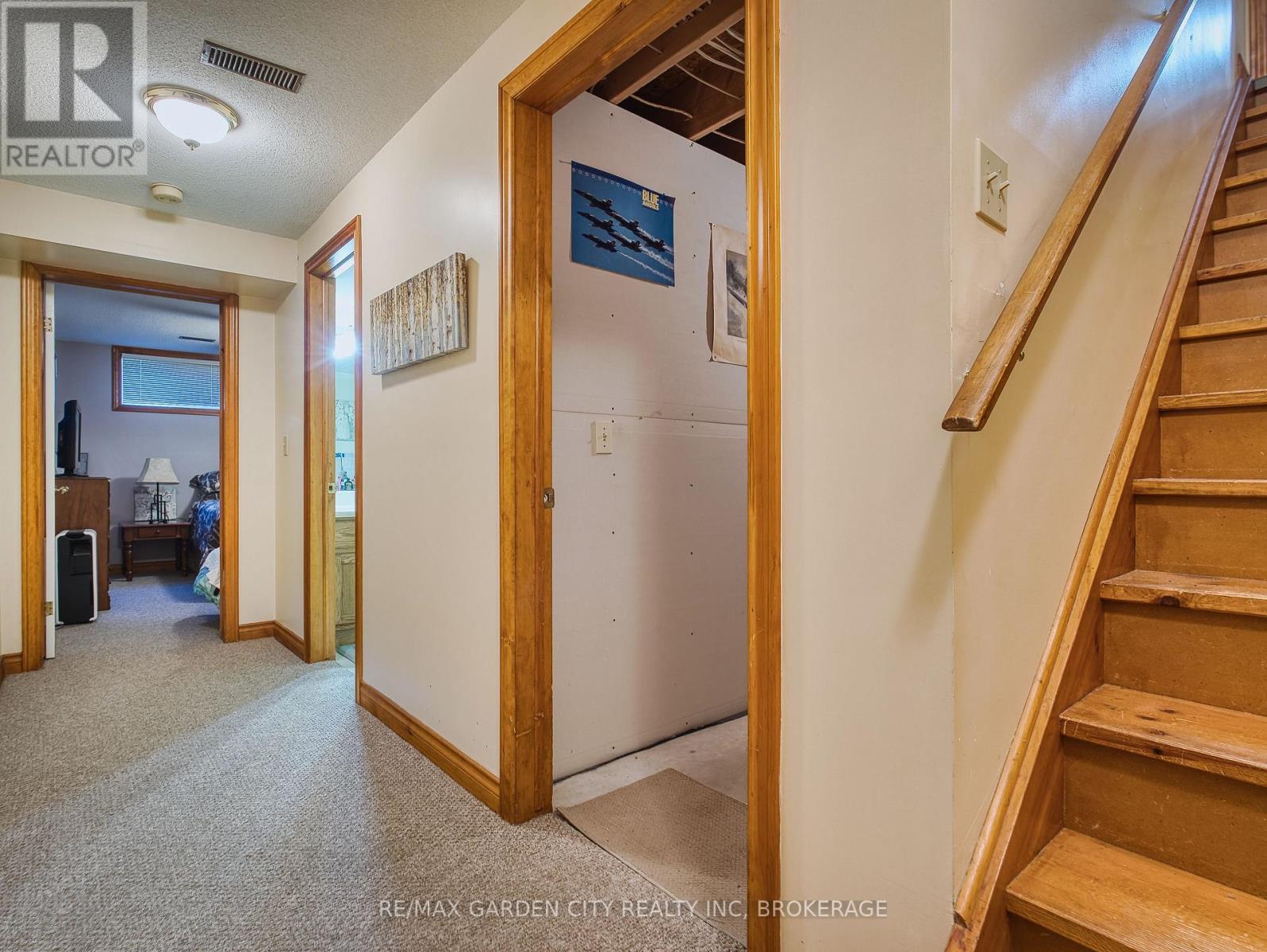 2 Harvest Oak Drive, St. Catharines (Grapeview), Ontario  L2S 3H4 - Photo 29 - X12455816