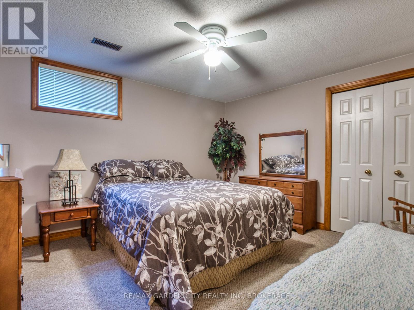 2 Harvest Oak Drive, St. Catharines (Grapeview), Ontario  L2S 3H4 - Photo 30 - X12455816